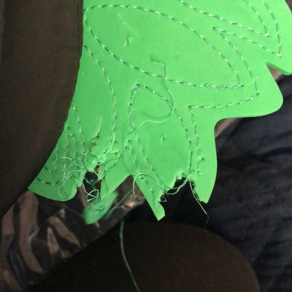 SOLD!!!!🍍NWT Victoria’s Secret PINK pineapple cooler 🍍 - Picture 7 of 7